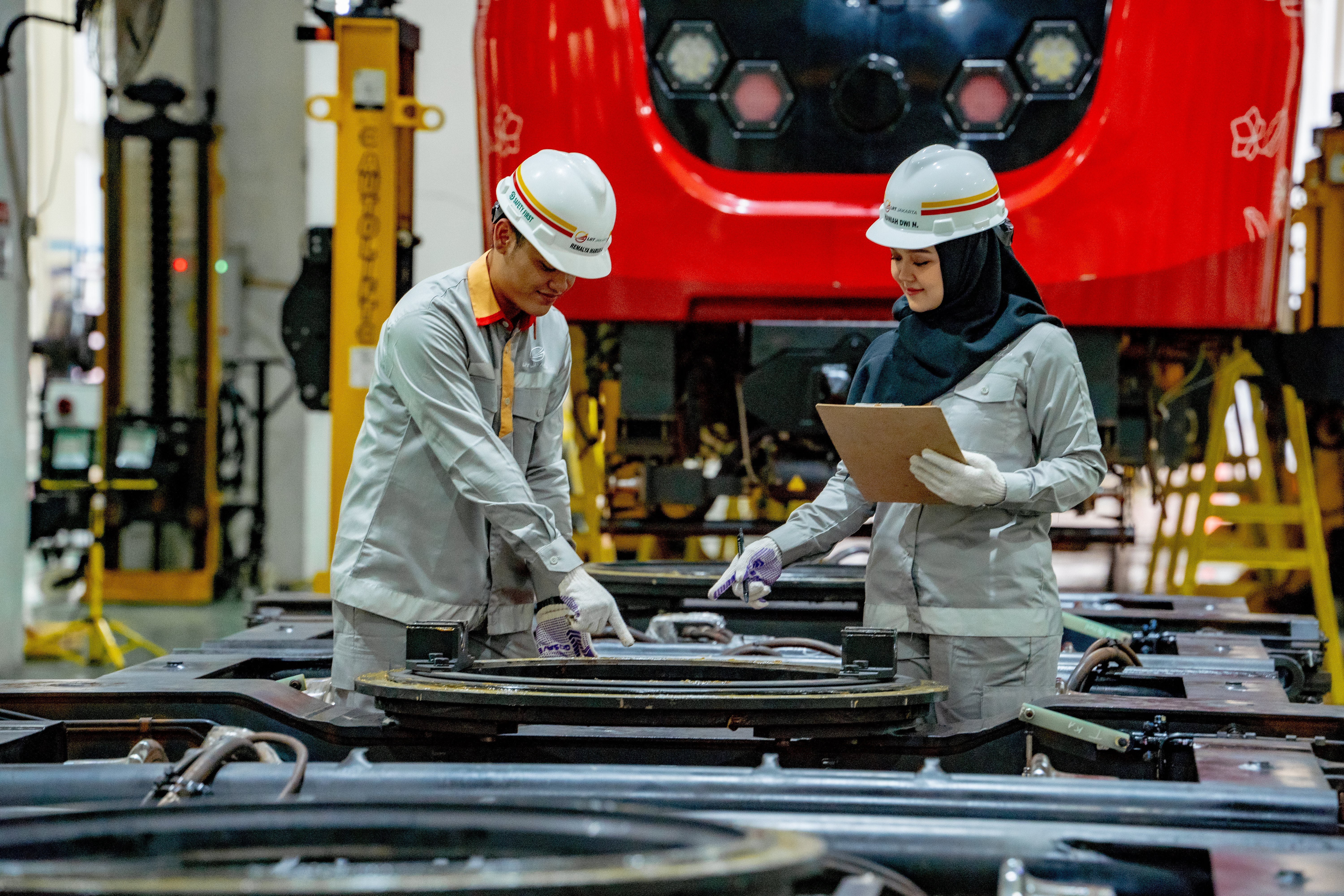 Intip Perawatan Berkala Kereta LRT Jakarta